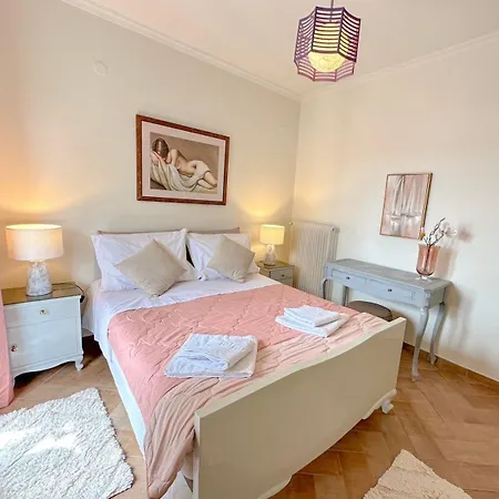 アパート Elli & Klairi